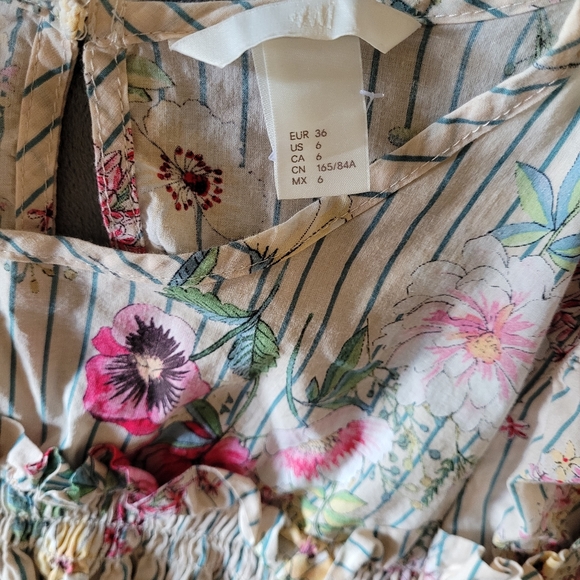 Floral top - Picture 6 of 7